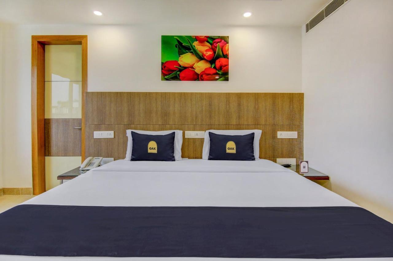 Hotel Townhouse Oak Safdarjung 3*